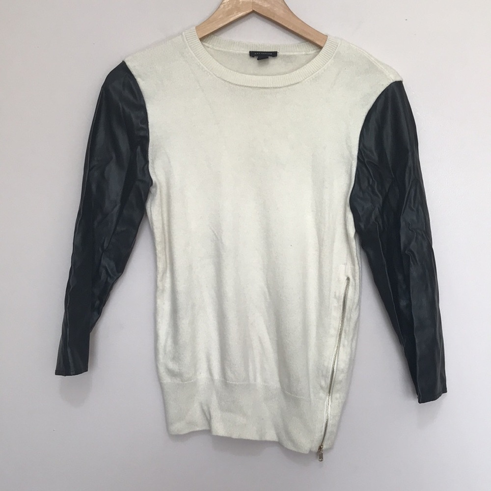 ANN Taylor cream wool blend sweater with vegan leather sleeves sz Small